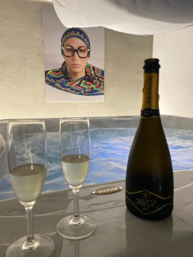 Luvia Rooms Spa Gonnesa 0*,  Italia