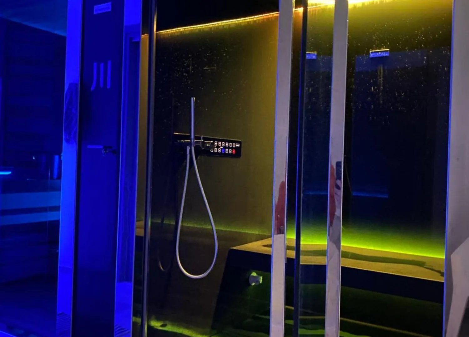 Luvia Rooms Spa Gonnesa Italia